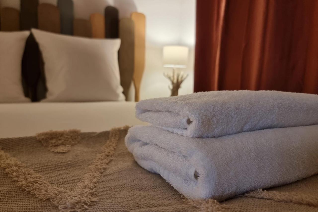 La Vague - Breath Of Freshness In Center Of Honfleur - Free Parking 550M Apartment Bagian luar foto